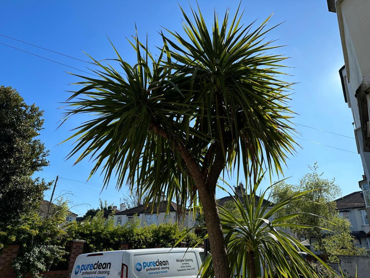 Special Rate For Bookings More Than 7 Nights, Warm Spacious Contractor House Near Liverpool City Centre Sleeps 8 Kitchen & Dining Room, Washing Machine Exterior foto